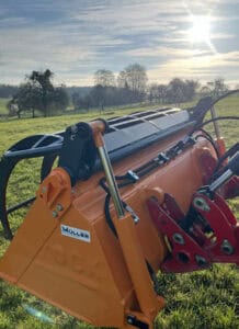 Stahl- und Schweißtechnik Müller landwirtschaftliches Gerät im Grünen, mit Fokus auf Zuverlässigkeit und Qualität in Südwestdeutschland, ideal für Bau- und Landwirtschaftsprojekte aller Größen.